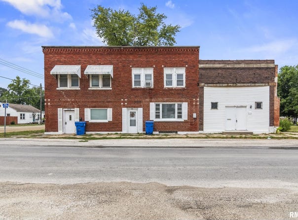102 MAIN Street, Tallula, IL 62688
