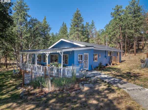 174 N CIRCLE Dr, TyghValley, OR 97063