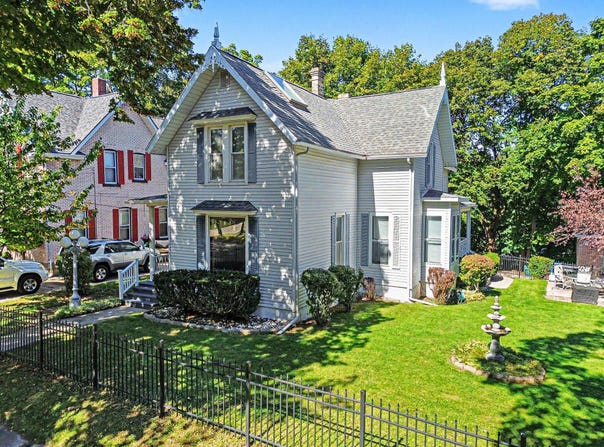 476 4th Street, Manistee, MI 49660