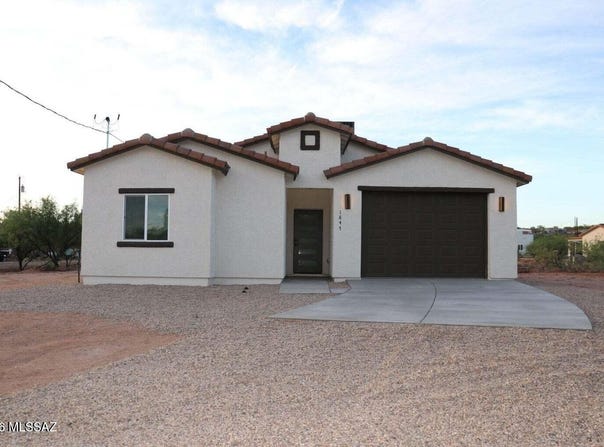 1862 Circulo Mexicali, Rio Rico, AZ 85648