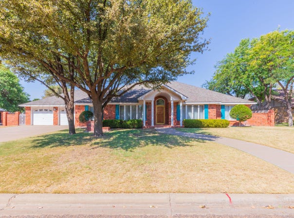 301 Lometa Drive, Plainview, TX 79072