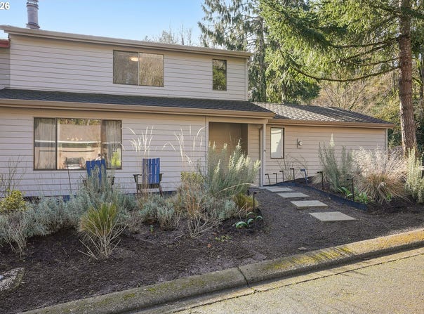 13 MOUNTAIN Cir, LakeOswego, OR 97035