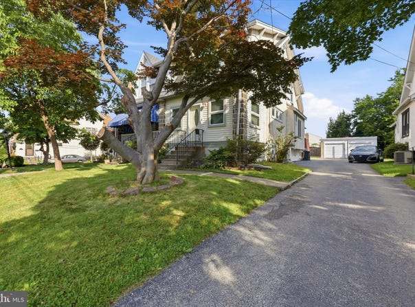 204 HARDING Avenue, HAVERTOWN, PA 19083