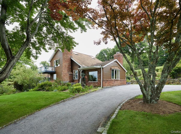 49 Iron Mountain Road, Warwick, NY 10990