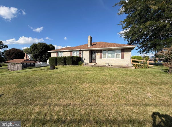 29 MOUNT ROCK Road, SHIPPENSBURG, PA 17257