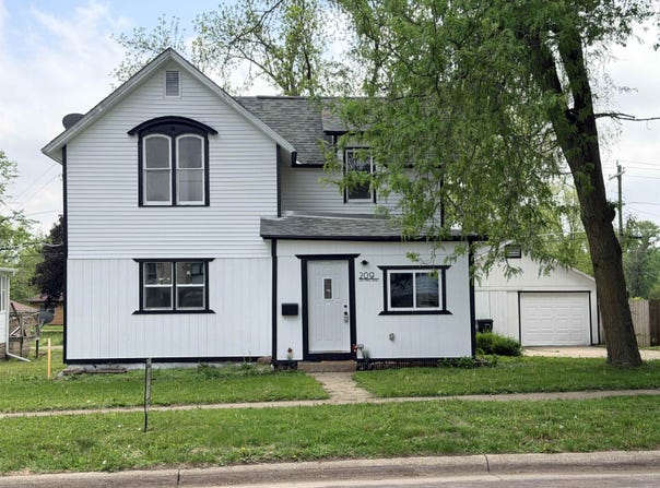 209 E MAPLE ST, Cherokee, IA 51012