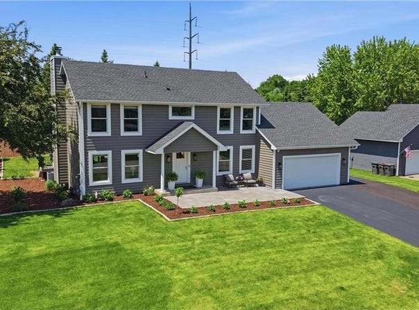 2734 Shadow Wood Court, Chaska, MN 55318