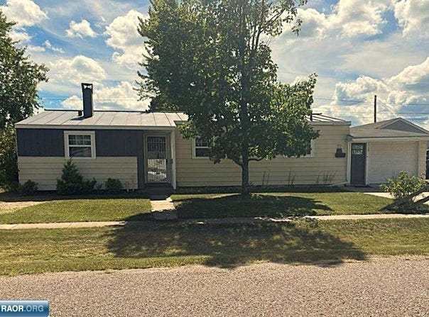 32 Astor Rd, Babbitt, MN 55706-0000