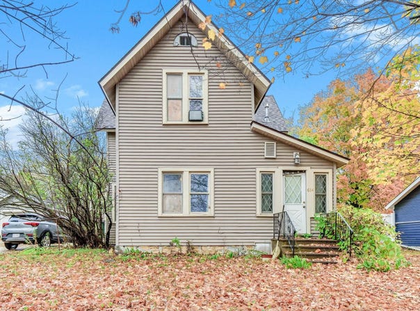 634 W Main Street, Ellsworth, WI 54011