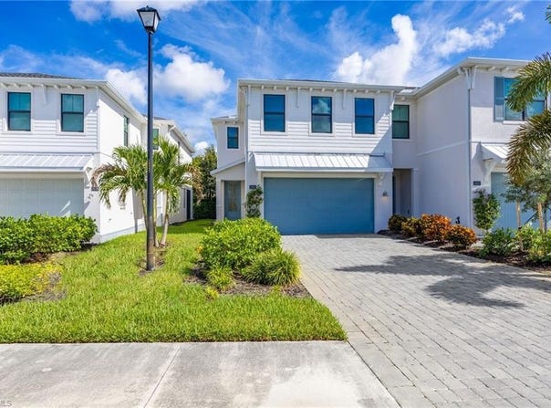 13013 Pembroke Dr, NAPLES, FL 34105