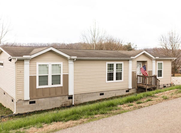 1662 3rd Street, Milton, WV 25541