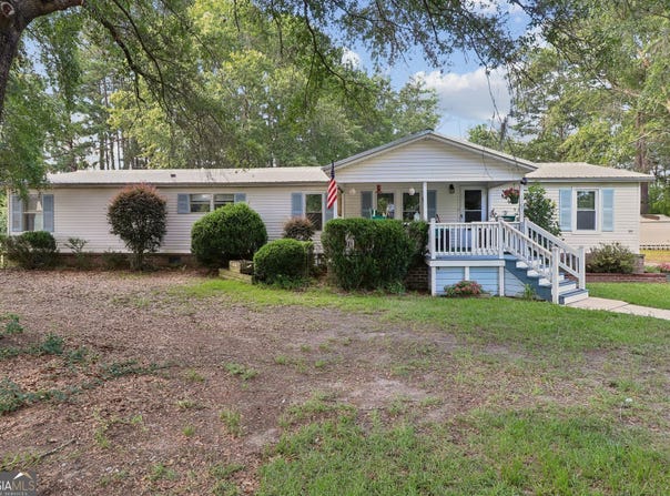 124 Edgewater Drive, Bloomingdale, GA 31302