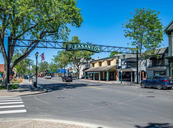 3861 Vine St, Pleasanton, CA 94566