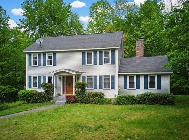 2 Arthur Avenue, Hooksett, NH 03106