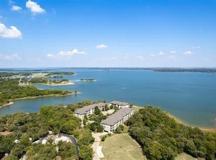 500 Waters Edge Drive, Lake Dallas, TX 75065