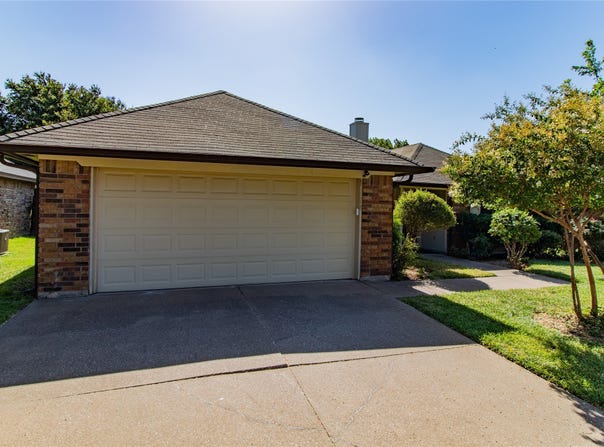 8220 Willis Lane, Watauga, TX 76148