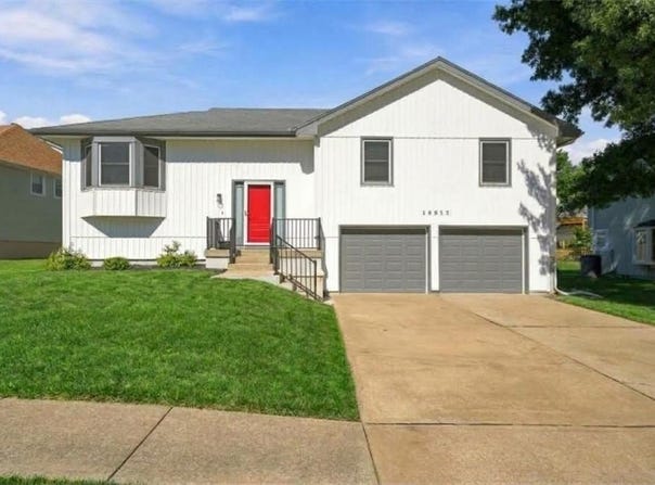 16512 E 51st Street Court S, Independence, MO 64055