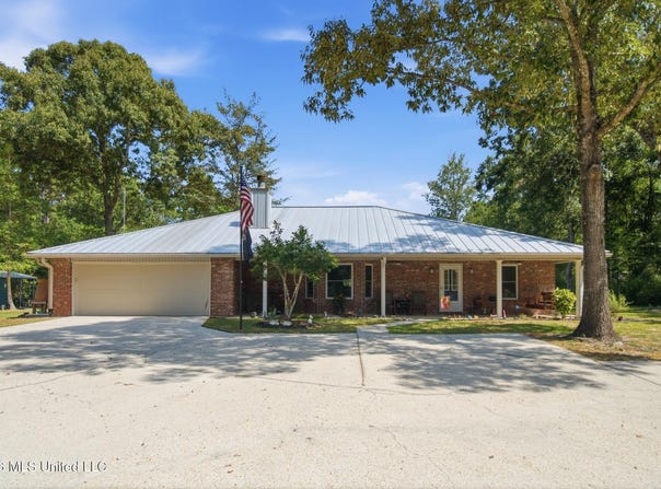 18188 Howison Drive, Saucier, MS 39574