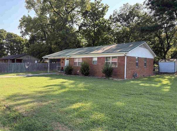 908 Block St, Wynne, AR 72396