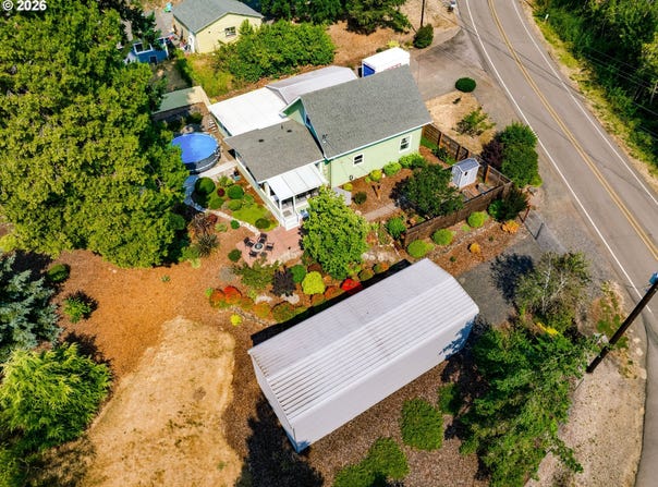 374 E MAIN St, Lowell, OR 97452