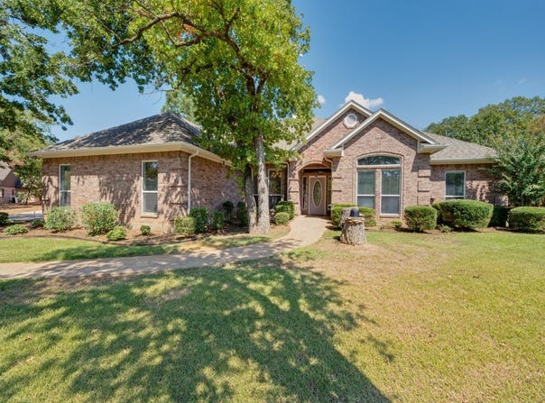 5600 Bridle Path, Aubrey, TX 76227