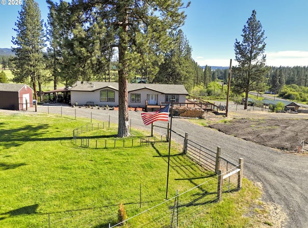 54508 COOMBS Loop, LaGrande, OR 97850