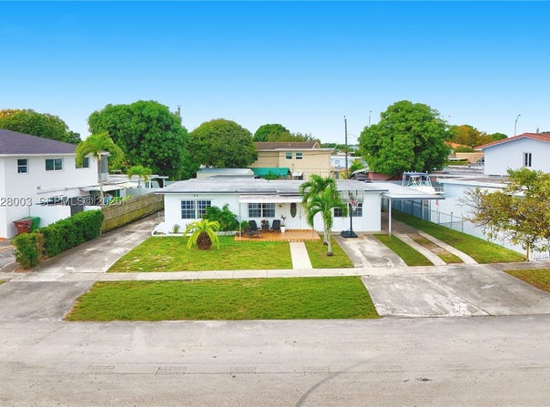 1540 E 8th Ct, Hialeah, FL 33010