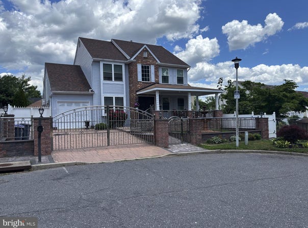 8905-00 SPRINGVIEW Road, PHILADELPHIA, PA 19115
