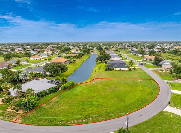 19 MEDALIST Place, ROTONDA WEST, FL 33947