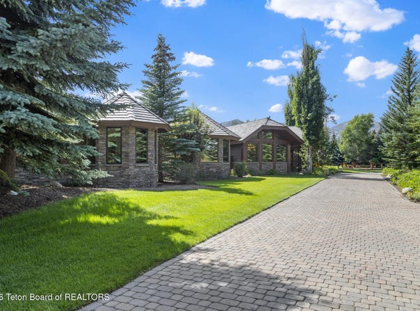 135 HUCKLEBERRY Drive, Jackson, WY 83001