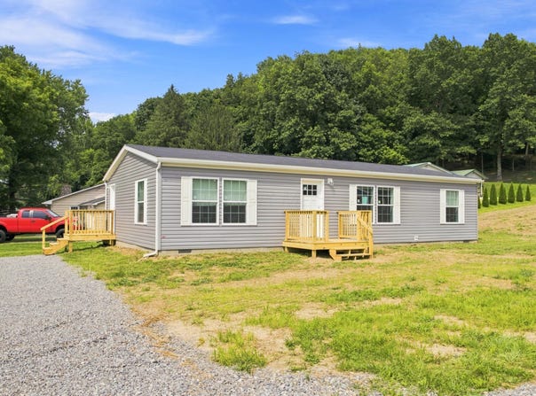 18426 Laurel Street, Laurelville, OH 43135