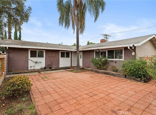 8233 Fallbrook, West Hills, CA 91304