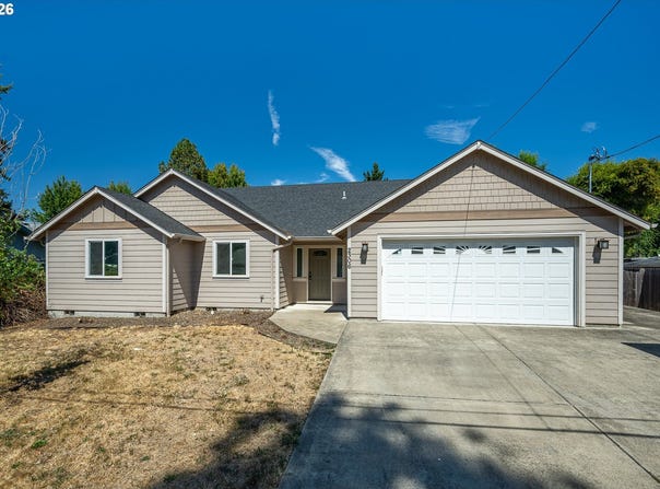 2306 HARDING St, SweetHome, OR 97386