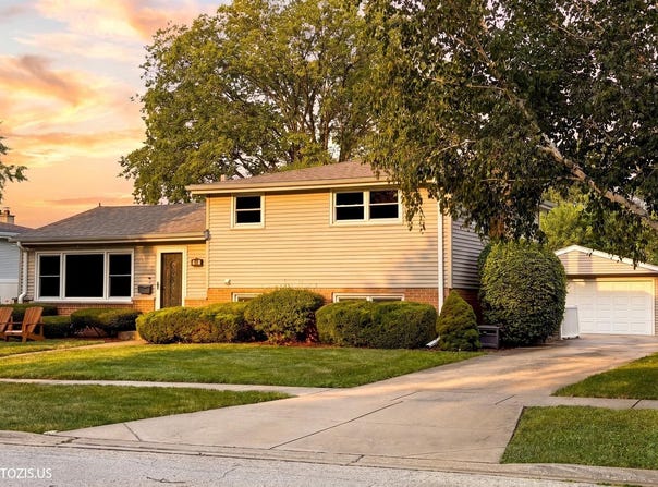 148 Jeffery Lane, Des Plaines, IL 60018
