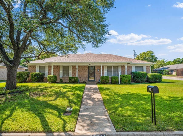 4041 Alava Drive, Fort Worth, TX 76133
