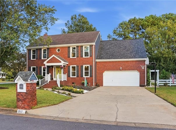 911 Charing Cross, Chesapeake, VA 23322