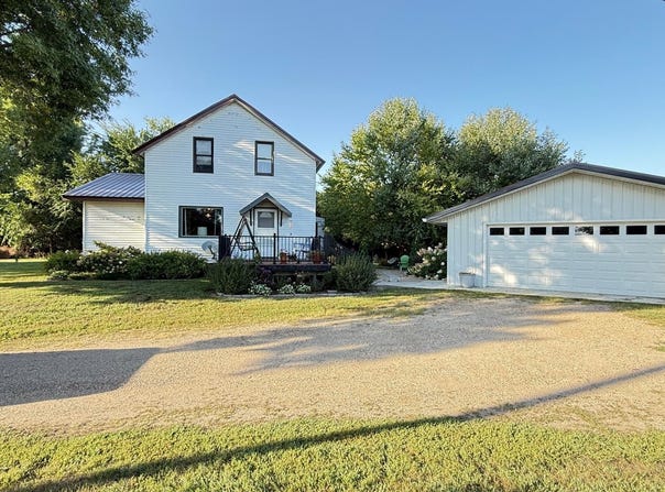 905 210th Avenue SW, Appleton, MN 56208