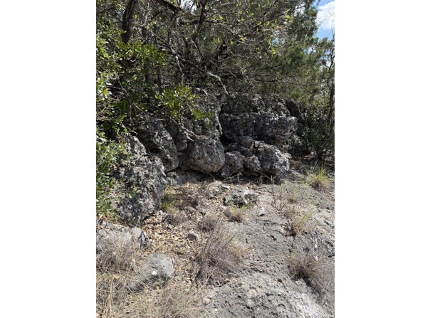 267 Sd 46066, Rocksprings, TX 78880