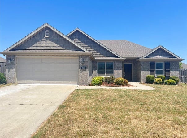 211 Genoa, Centerton, AR 72719