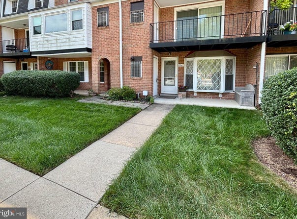 8042 LAKECREST Drive, GREENBELT, MD 20770