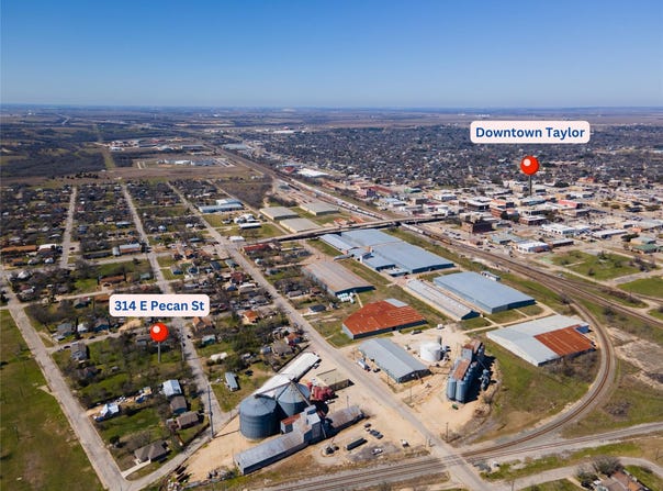 314 E Pecan St, Taylor, TX 76574