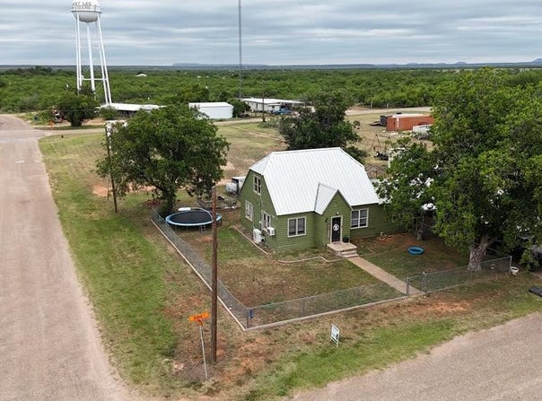 1501 Bishop Street, Robert Lee, TX 76945