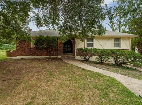 8435 E 56th Terrace, Kansas City, MO 64129