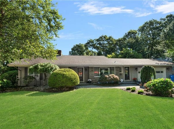 101 Glen Ridge Road, Cranston, RI 02920
