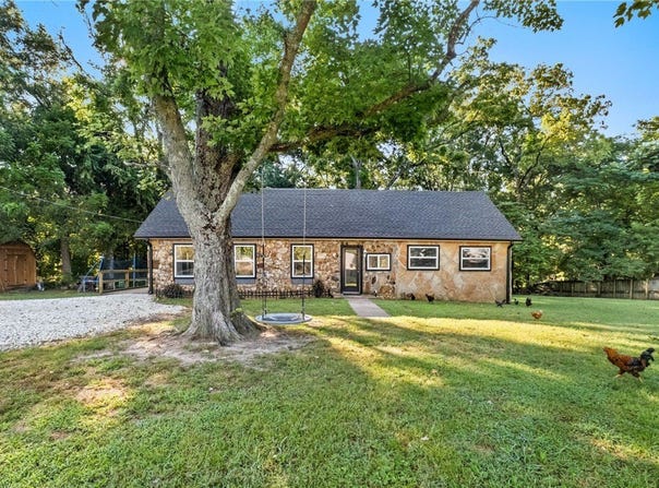 19151 Highway 62, Garfield, AR 72732