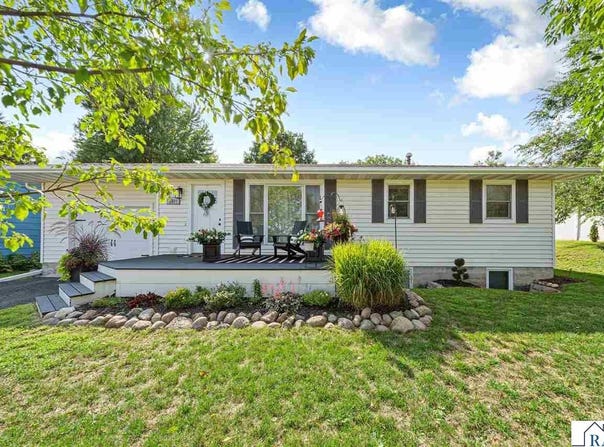 1314 N 5th Street, St. Peter, MN 56082