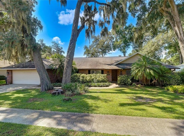 1101 OAKRIDGE MANOR Drive, BRANDON, FL 33511