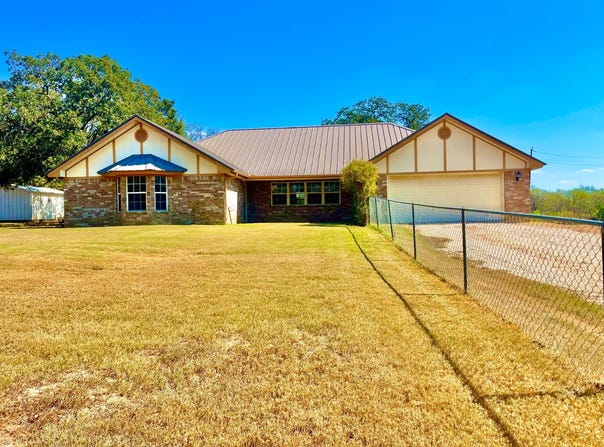1332 N US Highway 281, Hamilton, TX 76531
