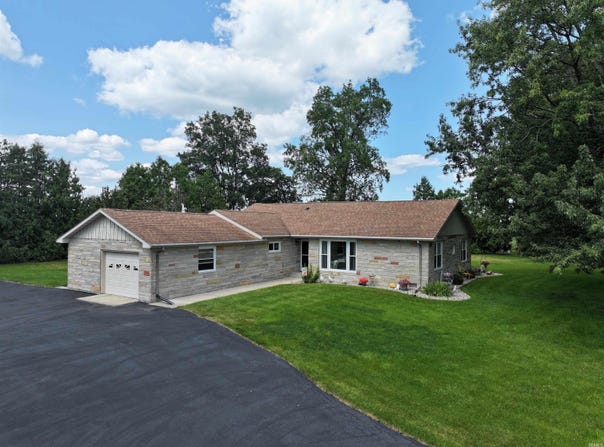 2711 S 50 E, Winamac, IN 46996-8406