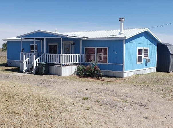 1011 E Beeson Road, Dodge City, KS 67801